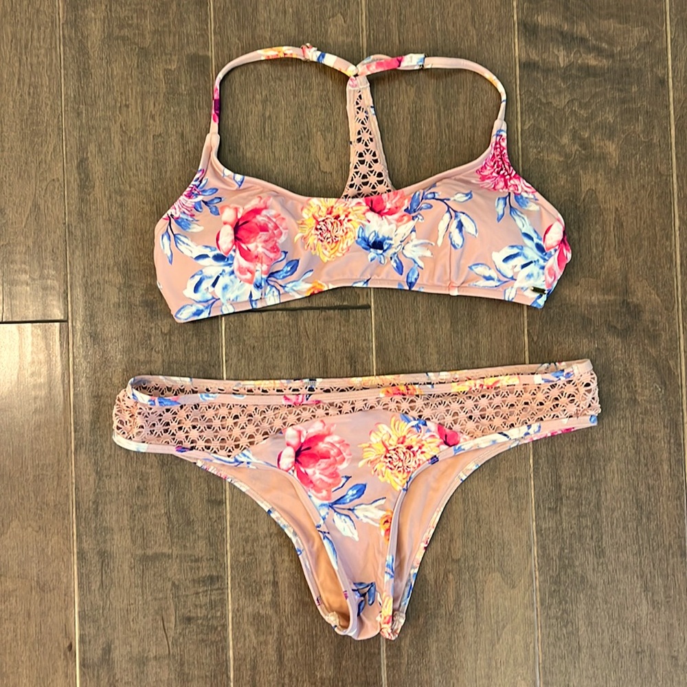 Ripcurl bikini with crochet detail